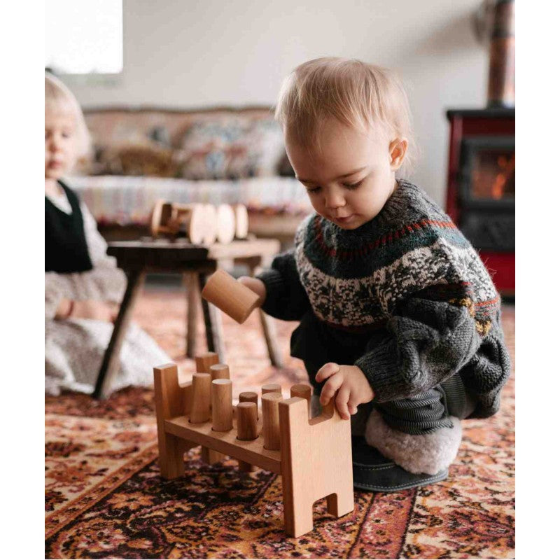 Wooden hammer pounding bench toy for toddlers 12–24 months