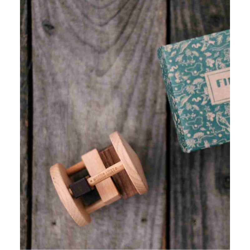 Wooden baby rattle for newborns 0–12 months – Fieldfare